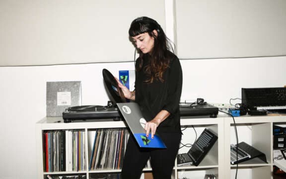 Paula Temple acepta colaborar con Eomac