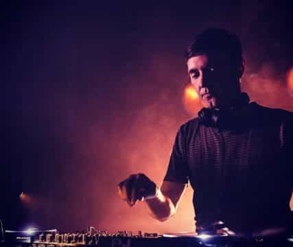 Peter Van Hoesen anuncia nuevo sello