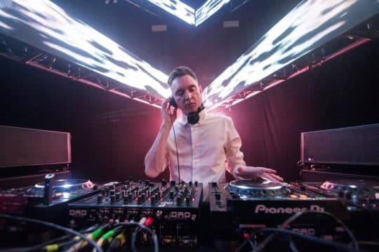 Peter Van Hoesen avanza con su sello Center 91
