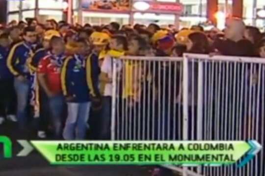 Por lo menos cinco mil colombianos no pudieron ingresar al estadio Monumental
