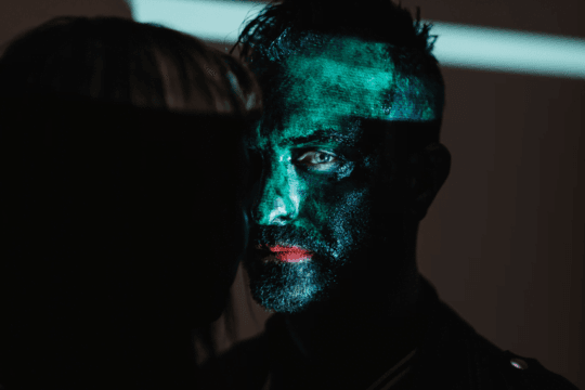 RAUM ofrece ritmos industriales en su álbum debut