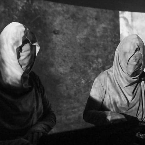 EXPLORANDO EL DÚO ANÓNIMO SHXCXHCXSH EN 5 TRACKS