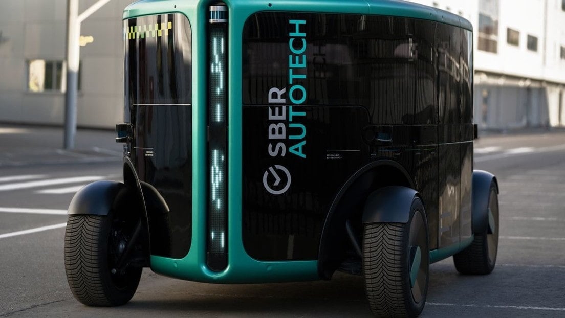 VIDEO: Rusia presenta 'el taxi del futuro', un vehículo eléctrico totalmente autónomo