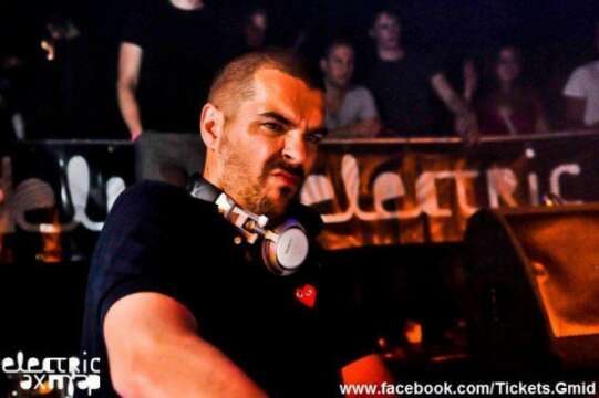 Speedy J y su fiesta Electric Deluxe