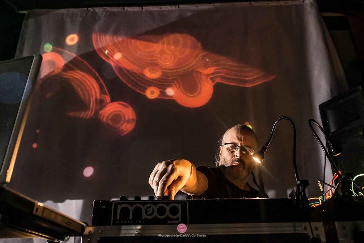 Entrevista a Steevio: techno, sistema modular y un primer acercamiento latino