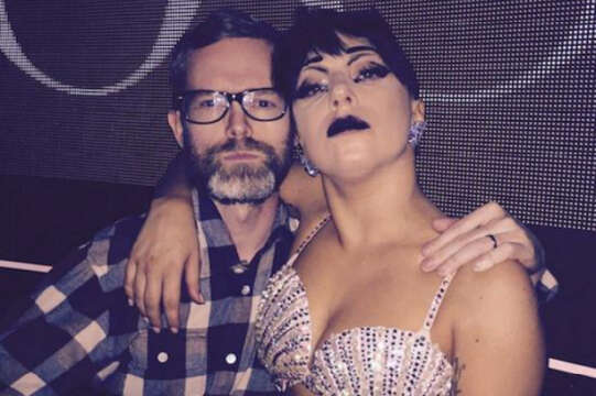 Separación es una ilusión. Acerca de Surgeon y Lady Gaga