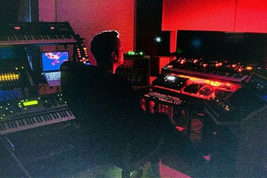 Vril regresa a Delsin con una enorme partitura ambiental cinematográfica con remix de Voiski, Dettmann y más