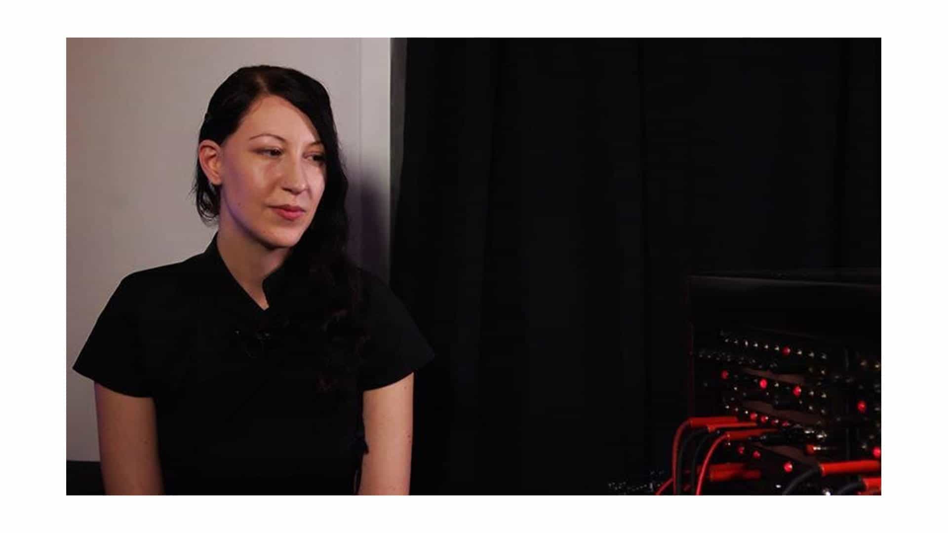 Escucha a Antenes sonando en Monument