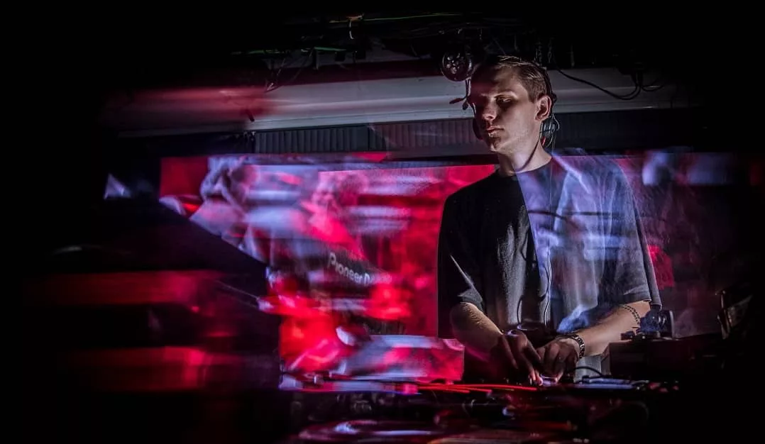 Perfil: Anthony Linell, escucha su última sesión y prende motores para éste Viernes en Terraza Club