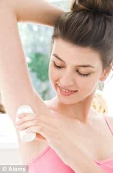 Parabeno: Químico encontrado en desodorantes, cremas faciales y algunas comidas es descubierto en TODOS los pacientes de cancer de seno.