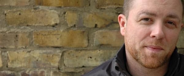 Roban a Ben Sims y Radioactive Man