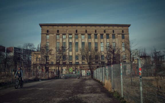 HIGH CULTURE: Mientras en Londres cierran Fabric a Berghain en Berlín le bajan los impuestos al 7% del 19%