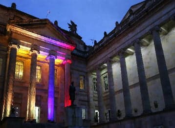 Cuanto ganan los congresistas de Colombia