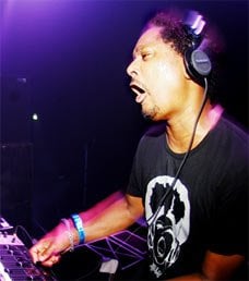 Misión High-tek-soul ! Que es la mala música ?