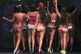 VICE Video reporte: COLOMBIA MODA 2011 y la NARCO-ESTÉTICA