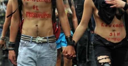Universitarios adelantaron ‘desnudatón’ en Colombia para protestar al Gobierno