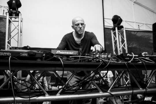 Disfruta de los snippets del Klockworks 13 diseñado por DVS1...