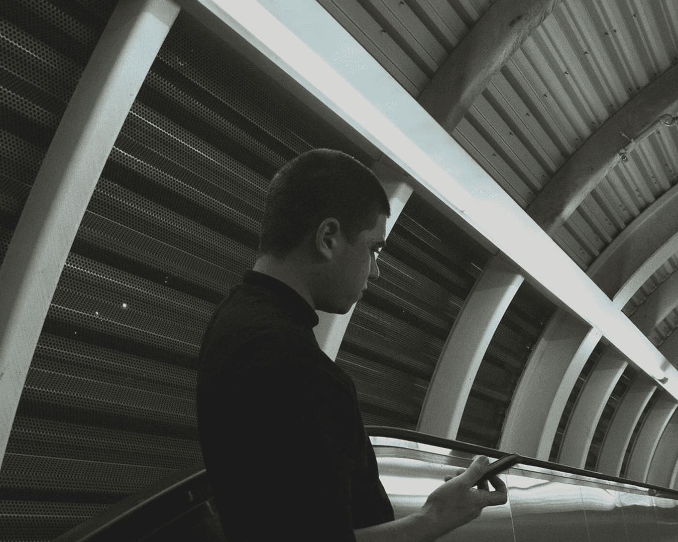 Premiere: Escucha ‘Archeologists’ de ELÍAS GARCÍA en TNR MEDIA