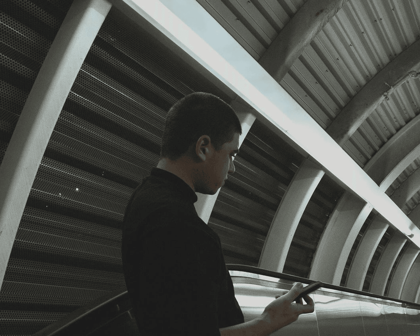 Premiere: Escucha 'Archeologists' de ELÍAS GARCÍA en TNR MEDIA