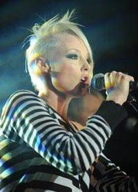 El Concierto Electrónico Del Año Con Chris Willis & Emma Hewitt