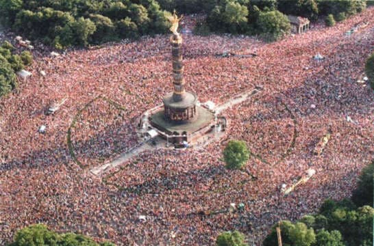 Historia de la música electrónica en 1 parrafo según MedellinStyle.com