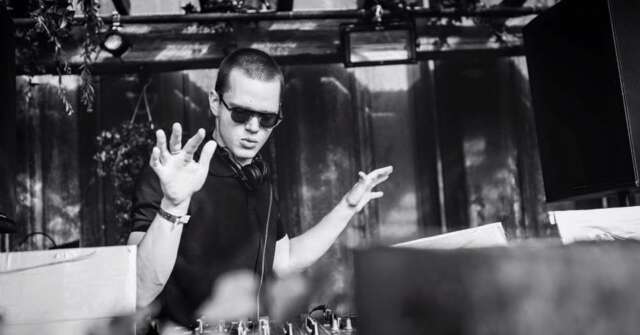 !ALIVE internacional presenta a Gardens of God! Medellín es un volcán activo.