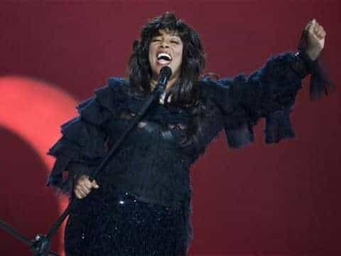 Reina de música disco Donna Summer muere a los 63 años