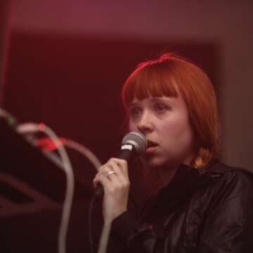 Alucina con el experimental videoclip “Chorus” de Holly Herndon…