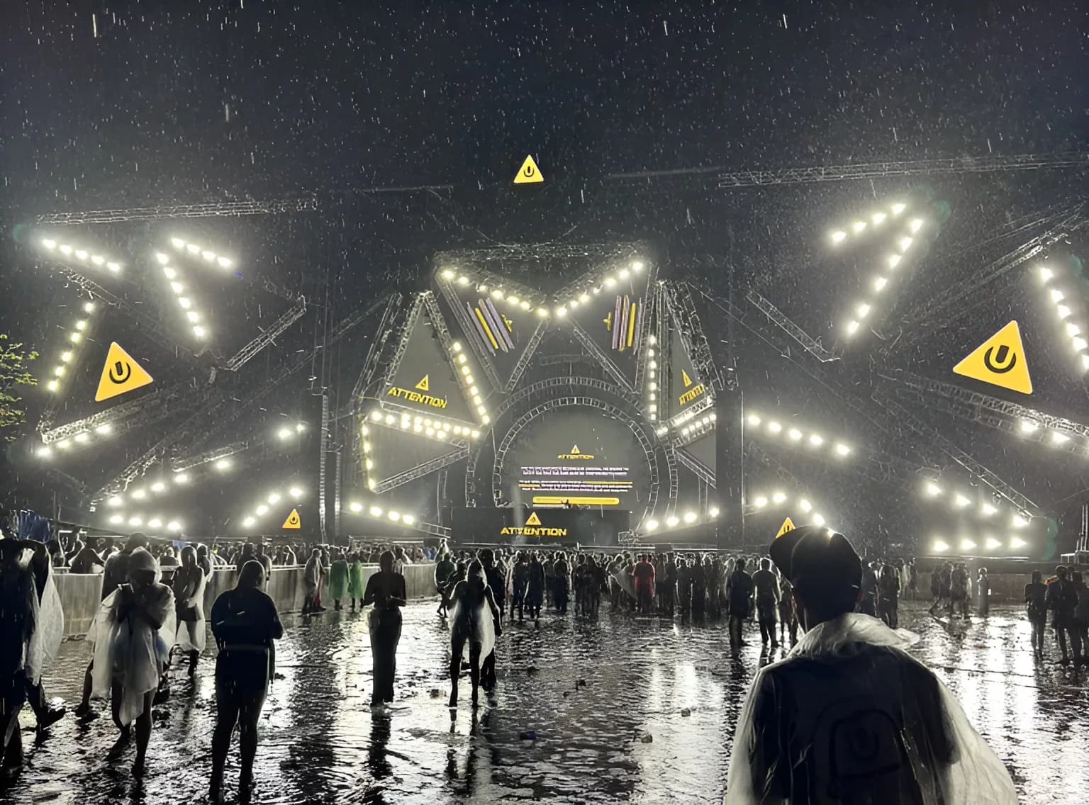 Luego de cancelaciones del primer día dan inicio al día 2 de Ultra Miami