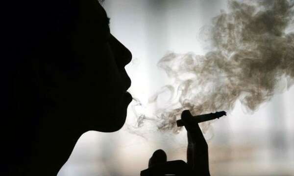 Parches y chicles de nicotina para dejar de fumar no serían efectivos