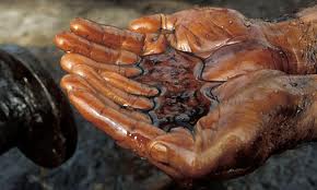 Uk + Obama – Uganda: Oil could fuel a war and ilegal conflict of corruption and enviromental degradation warns Betty Aol Ocan.