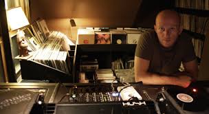Escucha algunos snippets de la referencia 03 de Mistress Records, plataforma de DVS1...