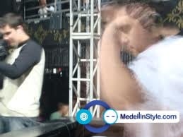 Video: Alexi Delano poniendo a bailar a Medellín.