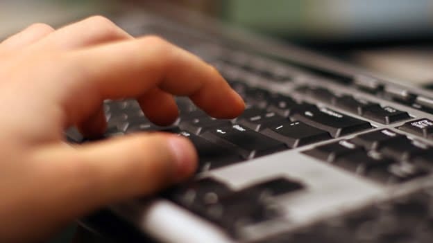 Internet sobrepasa a la TV como fuente principal de noticias para adultos