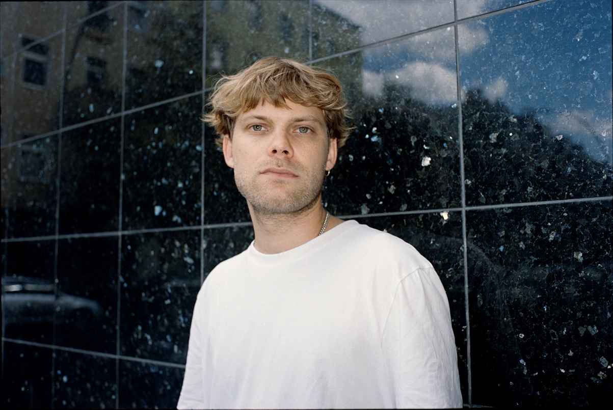 Interstellar Funk cura compilación de synth & wave para Rush Hour