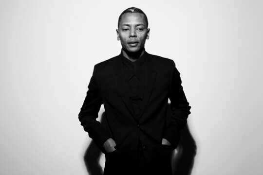Jeff Mills anuncia nuevo LP: "Emerging Crystal Universe" vía Axis Records...