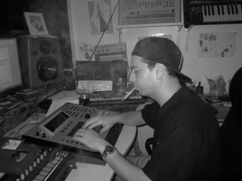 Un purista del House, Phil Weeks estará visitando nuestra ciudad esta noche...