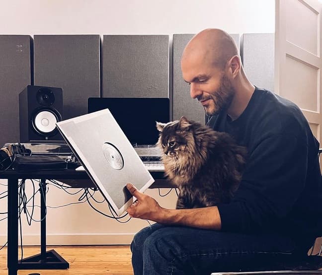 El EP de KR!Z que le da la vuelta al mundo, reproduce Mantra del 2019 #ConfíaEnTuSombra