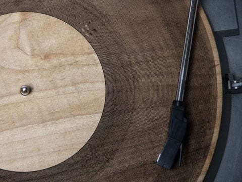 Radiohead – Idioteque, Planchado en un disco de madera...
