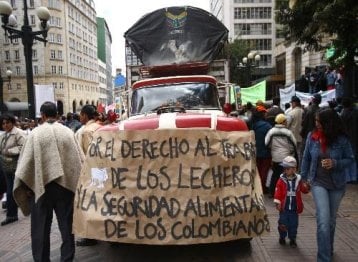 Las Multinacionales Como Nestlé, Responsables de la Crisis del Sector Lechero en Colombia