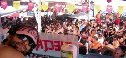 Mayo: International Music News