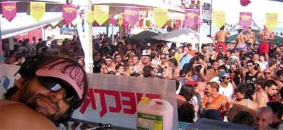 Mayo: International Music News