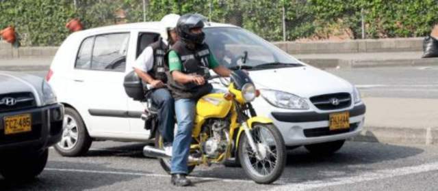 Prohibido circular con parrillero hombre en el Valle de Aburrá