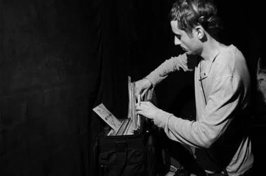 Delta Funktionen: Romanticismo y diversión en la pista de baile este sábado 29 de noviembre by MOVE.