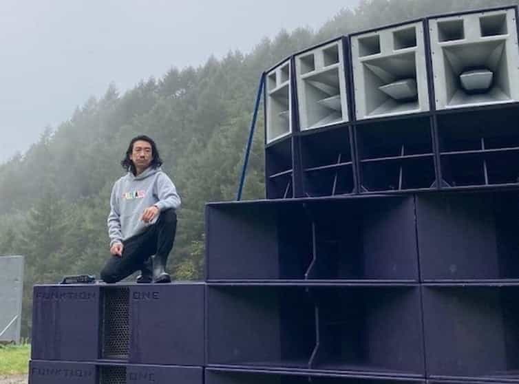 DJ NOBU se pone serio a tirar house music y disco en Bassiani ¡Ya casi en Medellín!