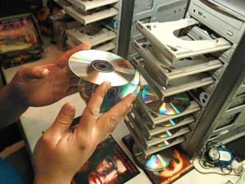Por qué la “piratería” es beneficiosa para los músicos, y la industria discográfica no
