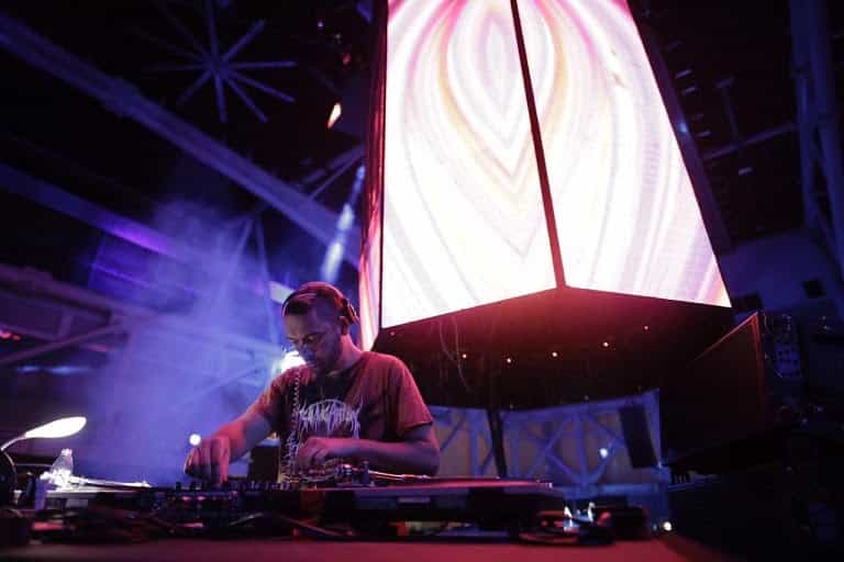 Entre pues al nuevo orden musical que comparte DjRUM en su más reciente mix