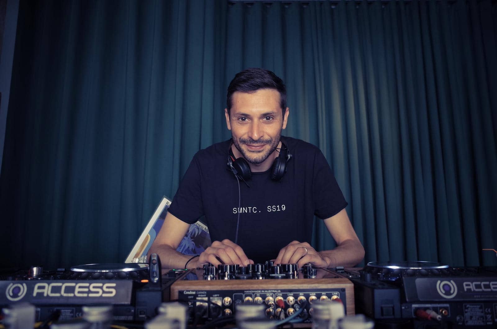 CLAUDIO PRC nos pone a surfear sobre vibraciones flotantes en HÖR