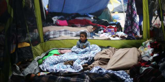 MIGRANTES: Trump firma acuerdo para no separar a niños de sus padres ( de aquí en adelante )