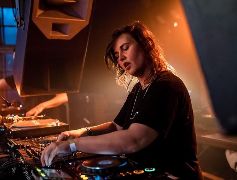 Clase glamurosa con SANDRIEN, ya casi para el FREEDOM la música analítica en estado más puro